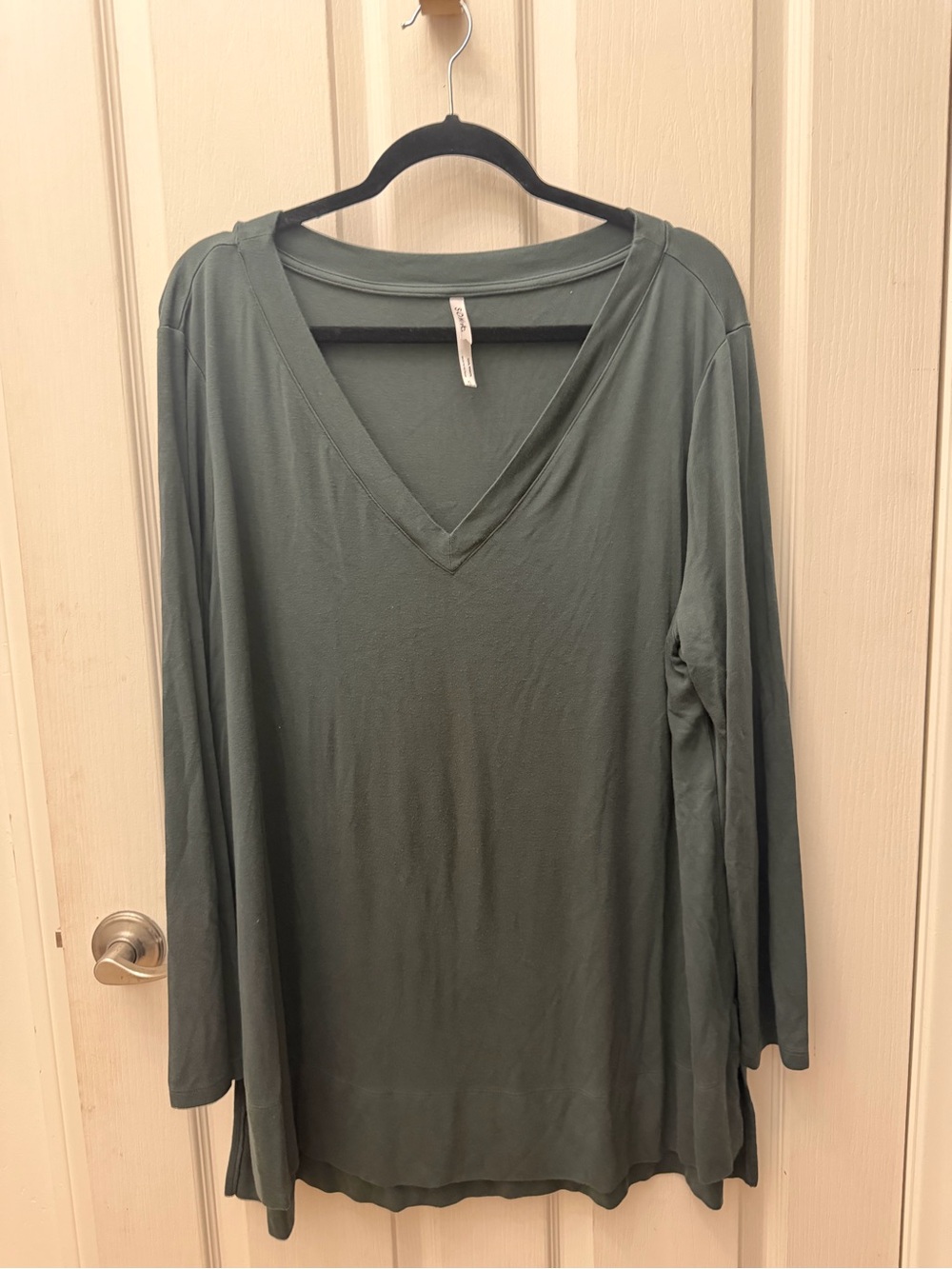 Soma Olive Green V-Neck Long Sleeve Tee